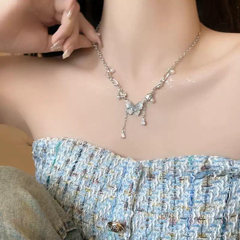 Elegant Pearl Necklace: Trendy, High-End Titanium Steel Clavicle Chain for Women