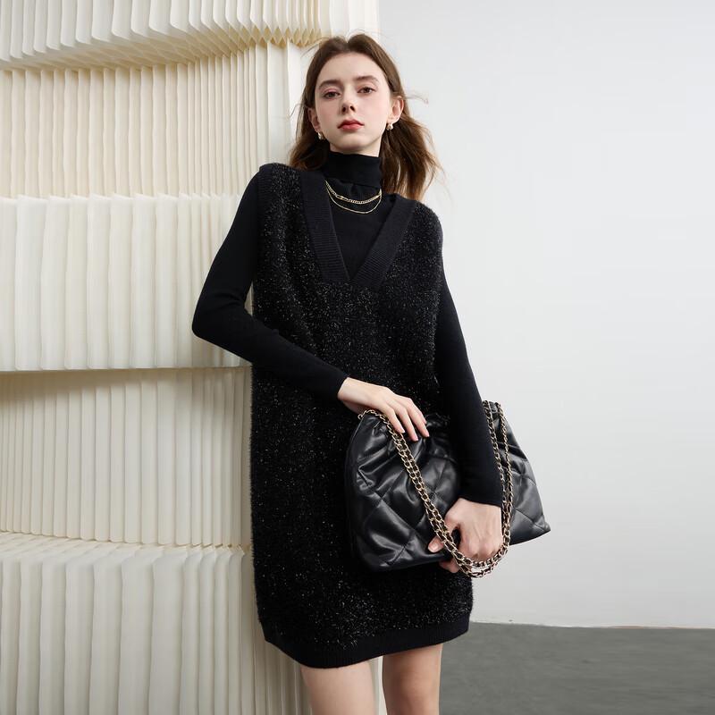 

Sancai Shimmer Knit Sleeveless V-Neck Dress L