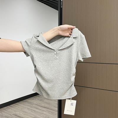 Ein kurzärmeliges T-Shirt mit flachen Schultern für Damen, ein sommerliches plissiertes, tailliertes, figurschmeichelndes kurzes Oberteil