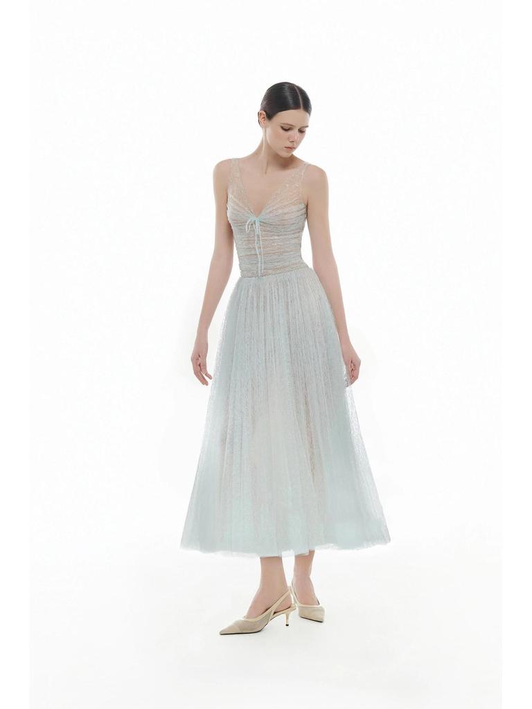 Vietnam Fairy Mesh V-neck Gown: Goddess-Style Wedding Dress 2206