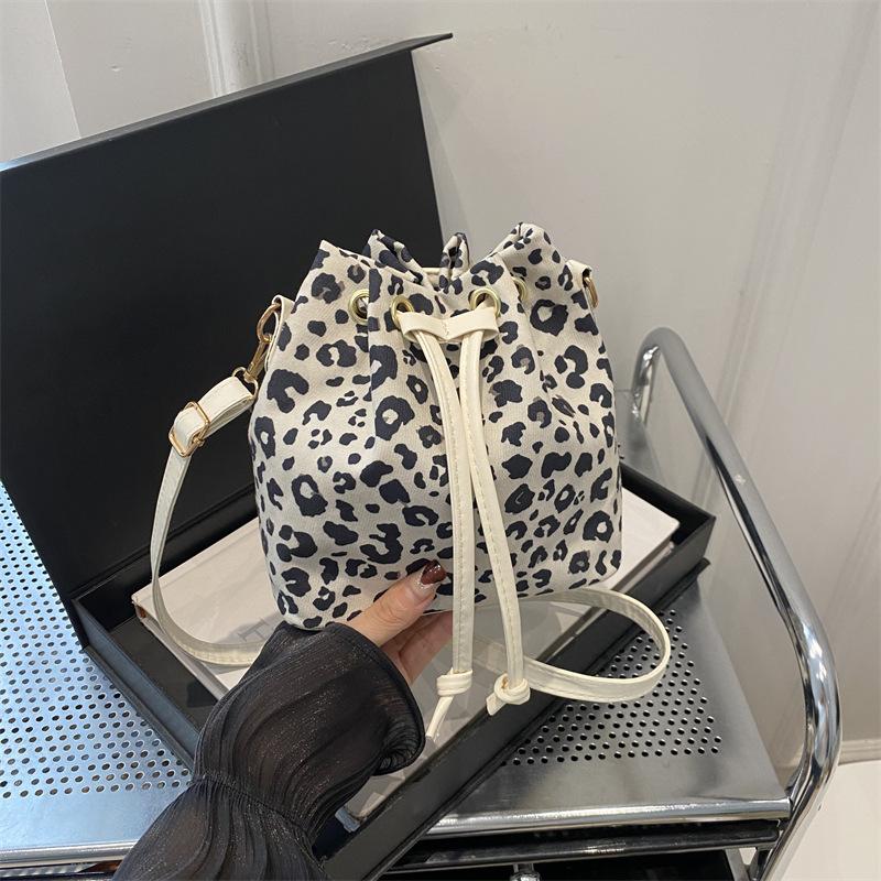 Retro pump with bucket bag women's bag 2025 new leopard print fashionable messenger bag fashion literary trend shoulder bag