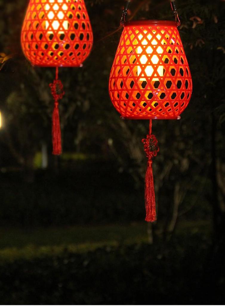 Solar Hanging Lantern: Outdoor Courtyard Pendant for Festive Atmosphere, Imitation Rattan Woven Design.