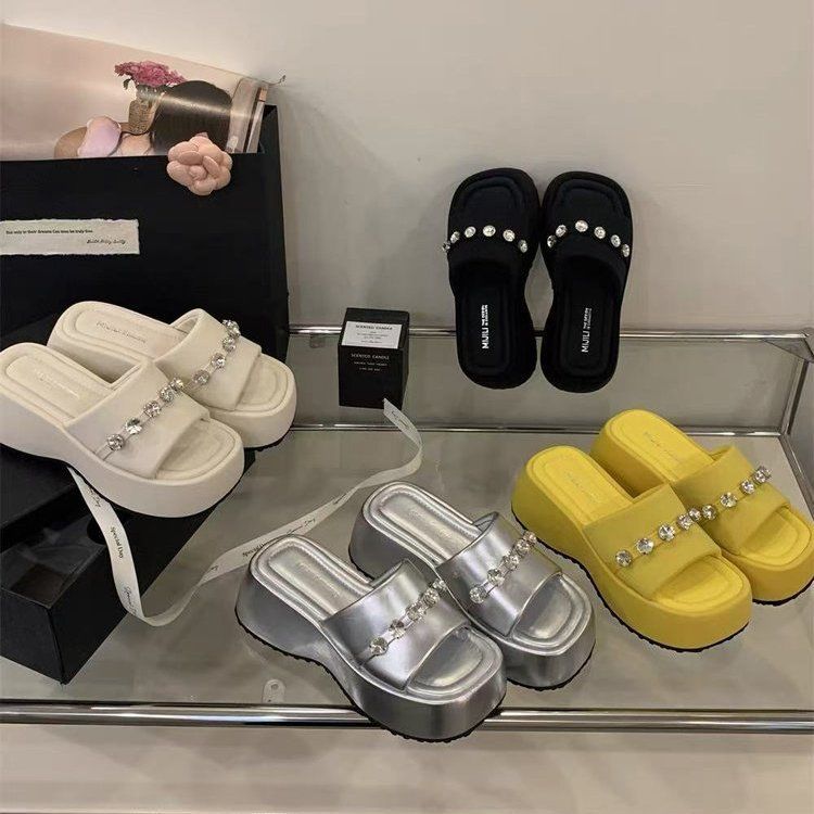 

2025 new one-word slippers for women s summer outer wear muffin heightening sandals platform rhinestone beach cool slippers for women s outer wear 40 серебряный