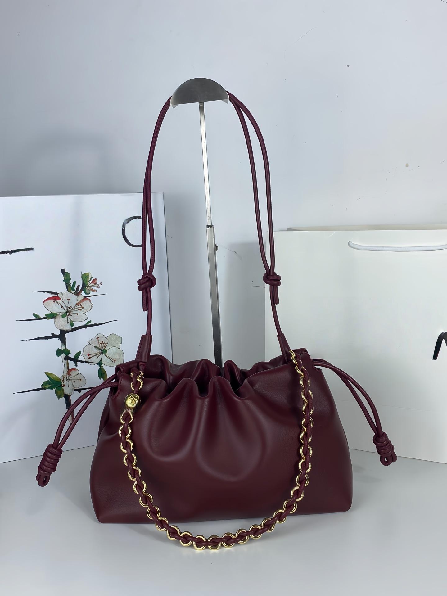 High-End Soft Cowhide Chain Lucky Bag Cloud Bag New Chinese Pleated Drawstring Lucky Bag Portable Messenger Bag small size with words 23*5.5*17