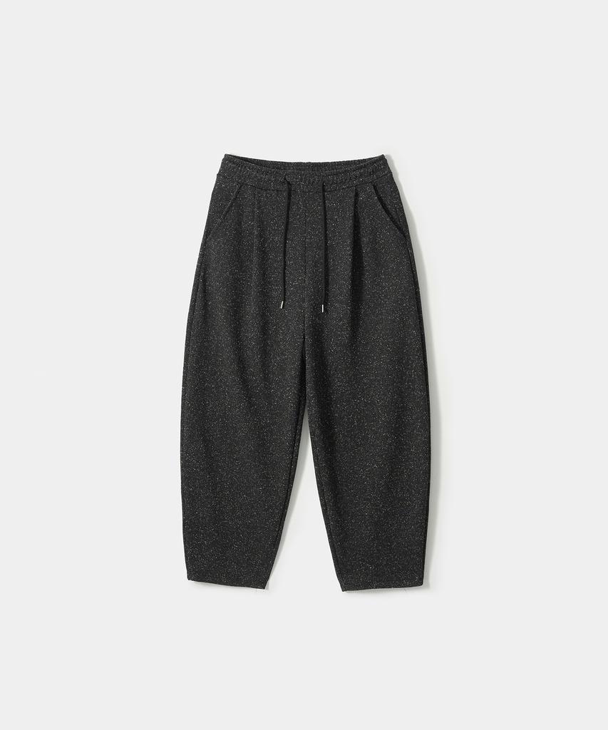 TRIP LE SENS [F/W] Neff Textured One-Pleat Curved Elastic Waist Pants_Melan Black
