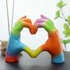 Hjärtformad skulptur Handstaty Regnbåge Kärlek Dekor Harts Hemdekorationer Samlarfigurer För Skrivbord Bord Kontor Vardagsrum
