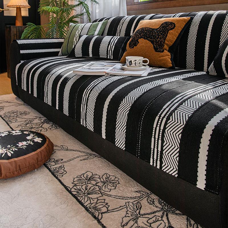 

Modern Simple And Retro Sofa Cushion Universal In All Seasons, Medium And Ancient Style One-Piece Sofa Seat Cushion Cover, Sofa Cover Towel 70*70cm