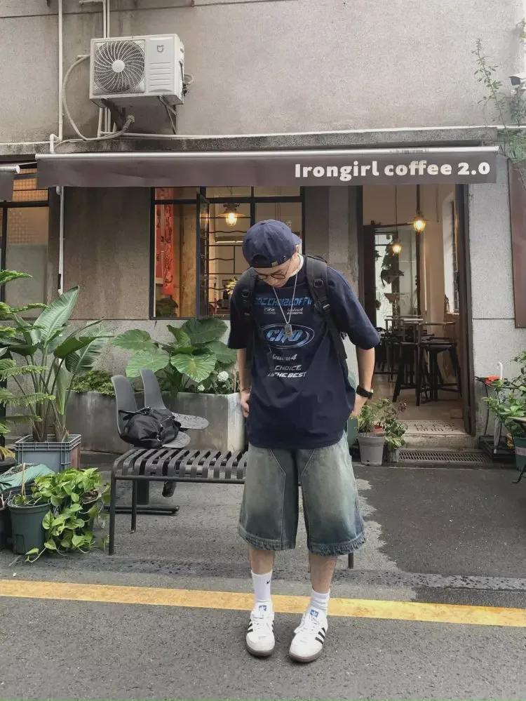 Unisex Retro Washed Denim Shorts: Loose, Casual, Straight, Wide-Leg Cropped Pants