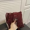 Modna Torba na Ramię z Frędzlami Niszowa Wszechstronna Retro Torba Crossbody Mała Kwadratowa Torba Prezent Urodzinowy Torba na Ramię Wysokiej Jakości Torba KTB