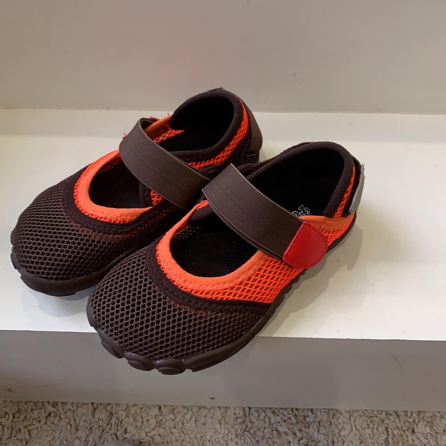 Children s sneakers Girls  runaway shoes Mesh breathable Boys  barefoot shoes Single mesh soft sole 26 коричневый