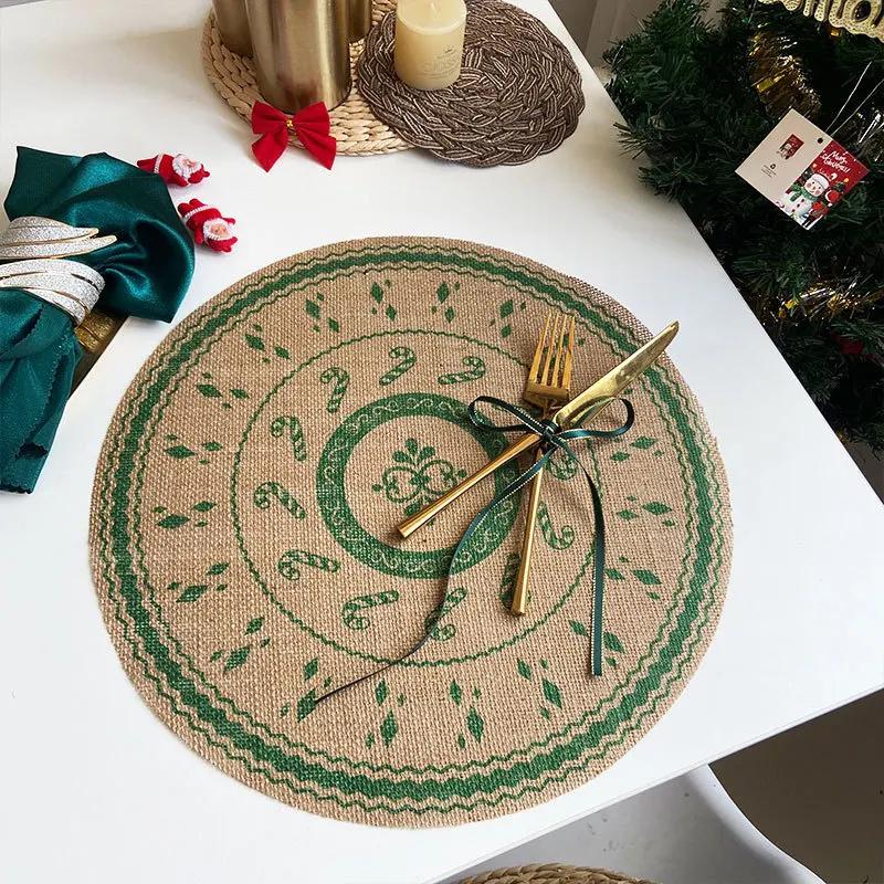 Retro Christmas Jute Placemat Round Printed Woven Dining Table Mat with Wool Ball Heat-Resistant Home Decorative Coffee Cup Mats