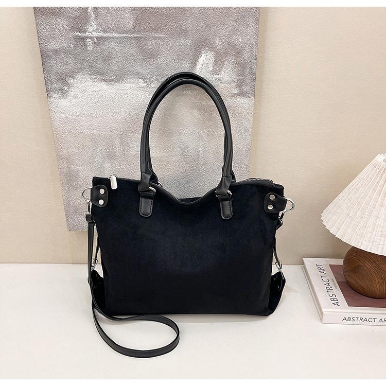 

Maillard retro tote bag women s 2025 new autumn and winter shoulder bag high-end sense large-capacity commuter armpit bag