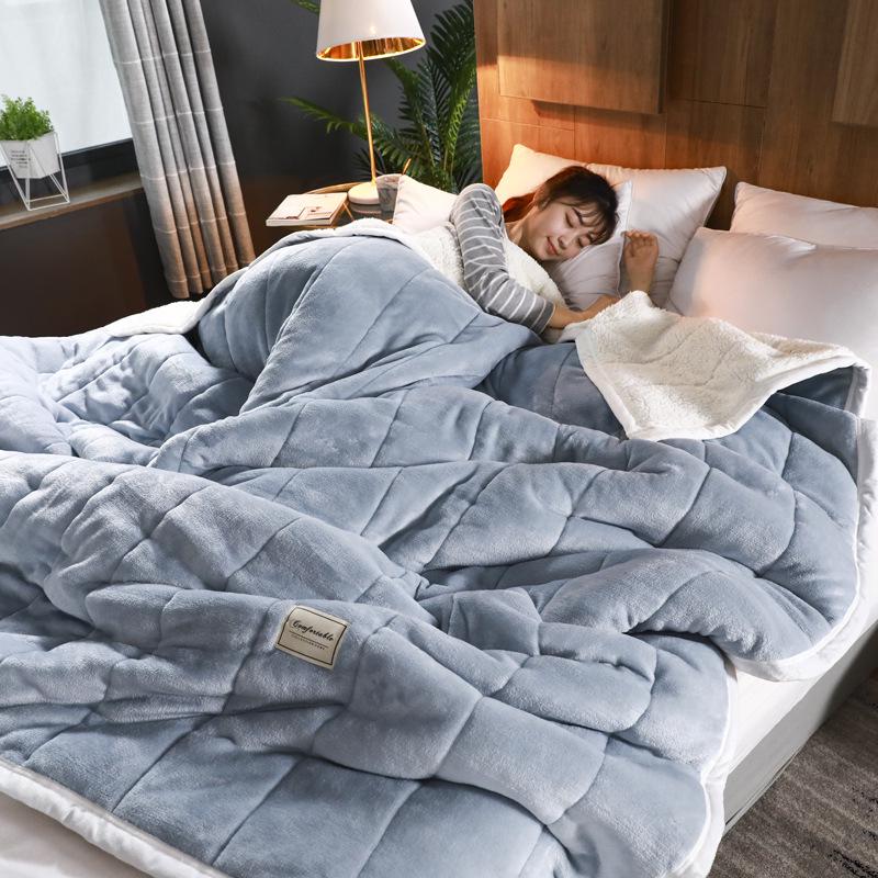 Cozy Three-Layer Flannel and Sherpa Blanket for Autumn and Winter