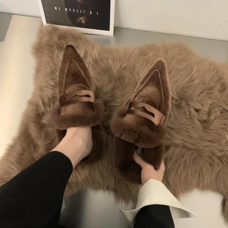 Women Luxury Velvet Mules Pointy Toe Slip-on Fur Sandals Ladies New Brand Design Outdoor Furry Slides Evening Party Heeled Shoes