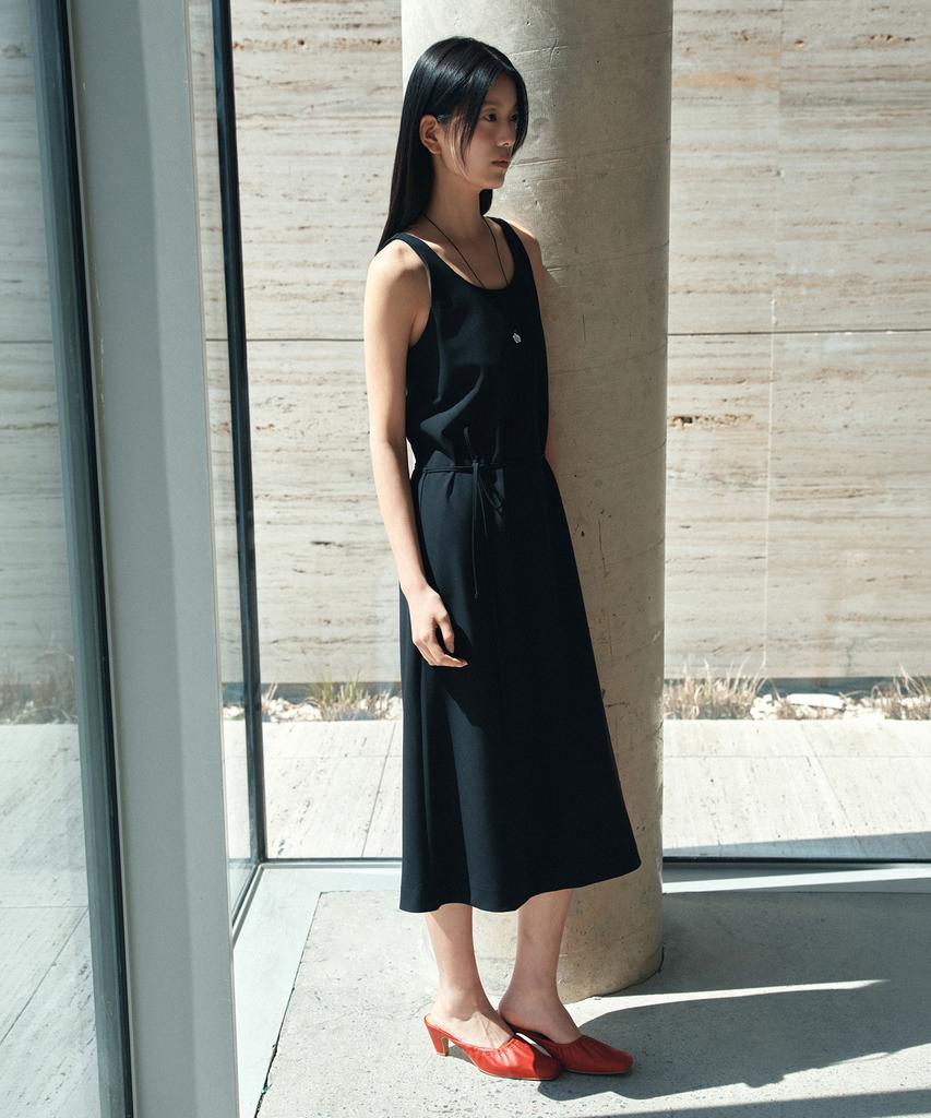 Siyajyu Sia8045 Classic Drape Long Dress_Black