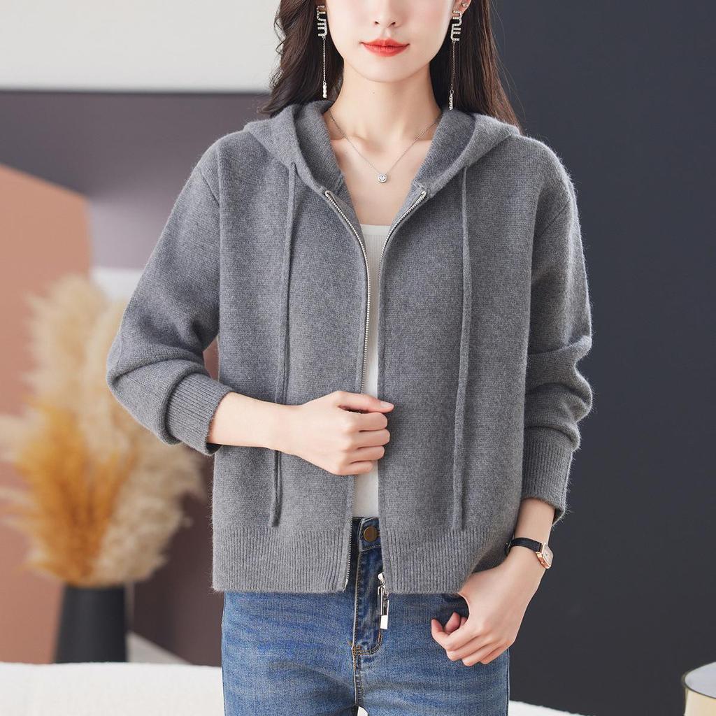 2025 Spring/Autumn Red Hooded Short Jacket for Middle-Aged Women - Petite Knitted Cardigan