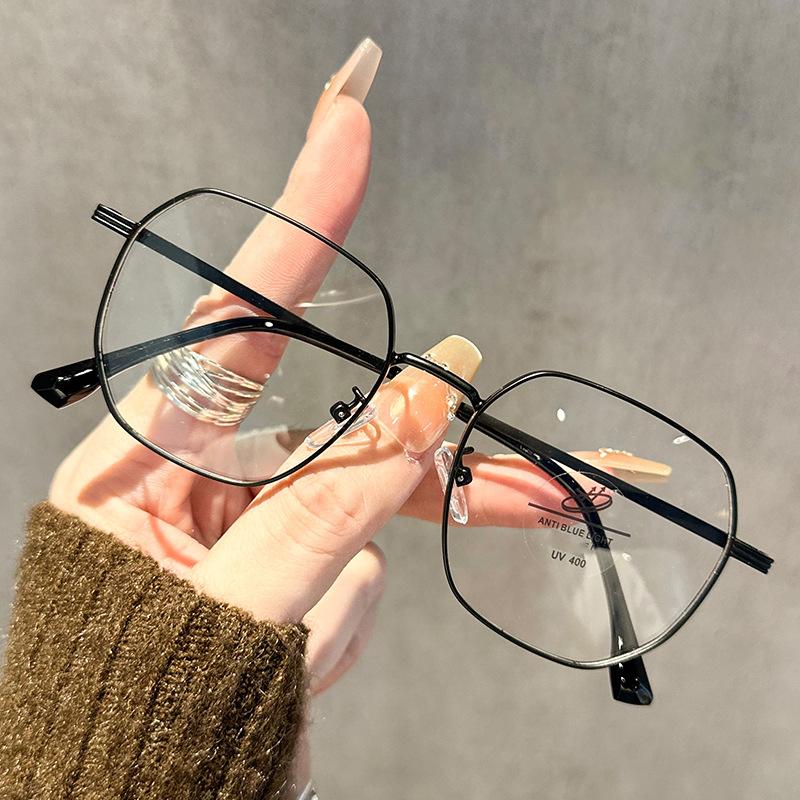 

New Large Frame Ultra-light Flat Light Female Student Uncensored Artifact Anti-blue Light Glasses Myopia Glasses frame 9033 чёрный
