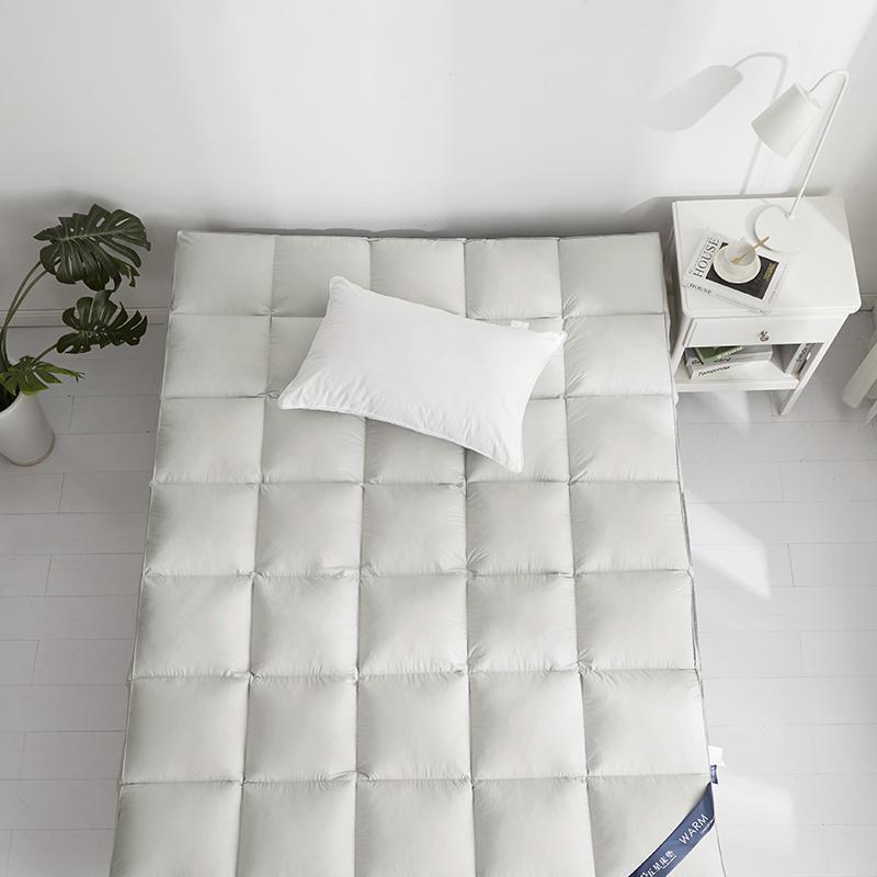 Hotel Star Soft Feather Velvet Mattress Topper - Thick Quilted Tatami Mat for Double Bed & Student Use.