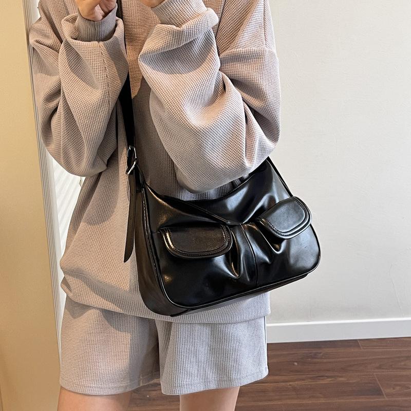 Fashion Multi-pocket Armpit Bag Women's New Casual Versatile Shoulder Messenger Bag