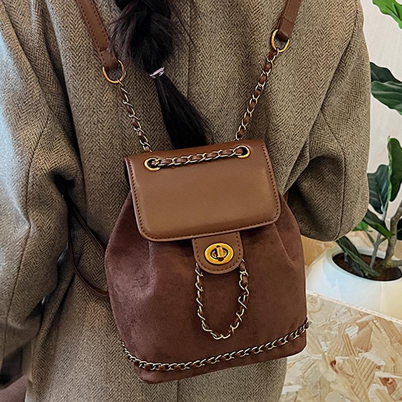 Retro Large-capacity Chain Backpack Women's Bag 2025 Autumn New High-value Large-capacity Suede Bucket Bag