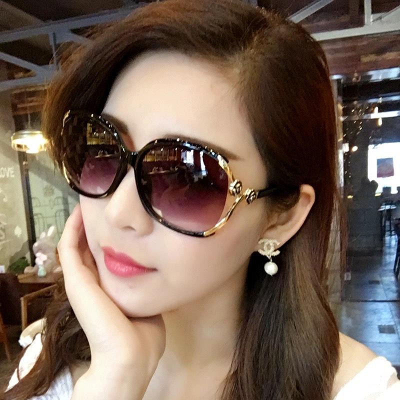 2022 European & American Women's Camellia Large Face Slimming UV Sunglasses