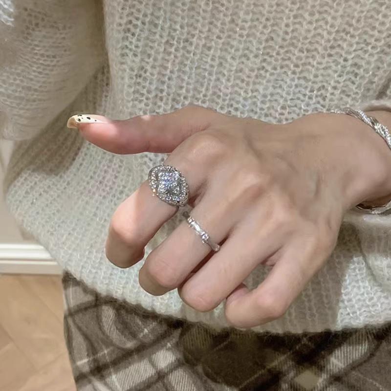 Medieval Style Timeless Womens Starburst Ring With Dazzling Rhinestones Ideal For Chic Fashion Accessories