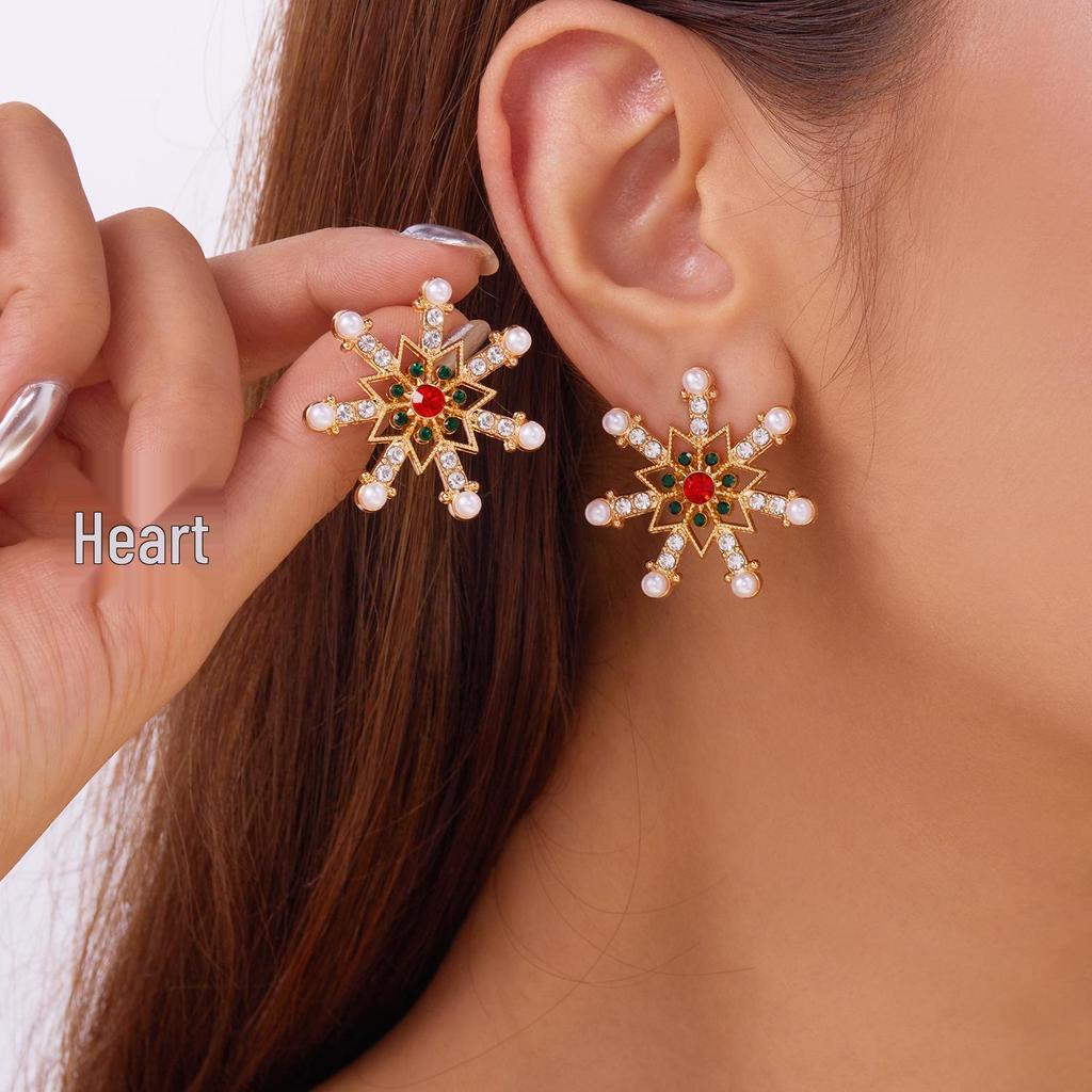 European & American Christmas Snowflake Earrings: Women's Fashion Diamond Pearl Studs