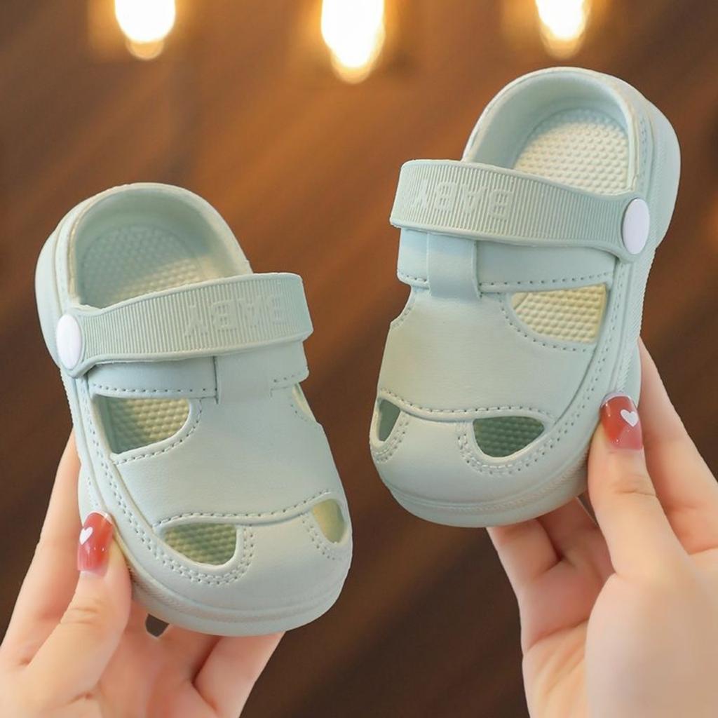 Children's Closed Toe Slippers Indoor Soft Sole Non Slip Toddler Clogs Summer Lightweight Breathable Baby Beach Shoes EVA Material