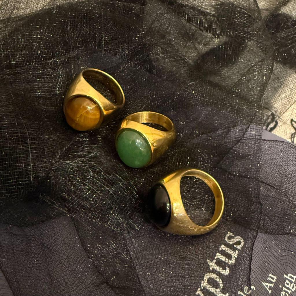 Titanium Steel Oval Agate Stone Gold Ring - Women's Niche Fashion Accessory