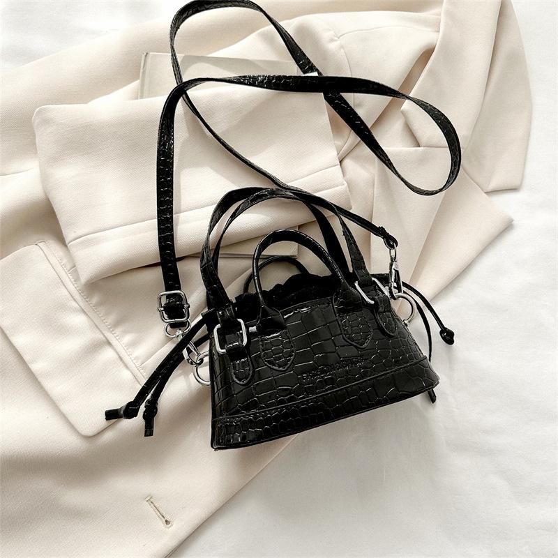 

Niche design small bag women s spring new fashion simple hand bag casual commuter messenger bag women s bag чёрный