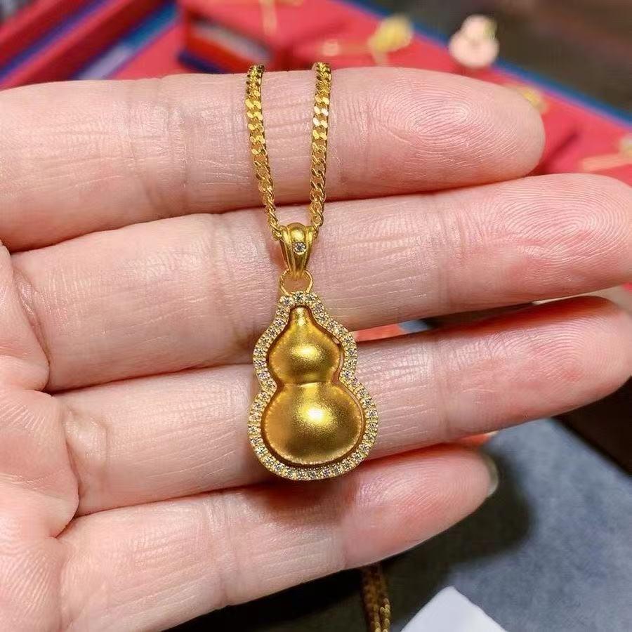 Exquisite Gold Diamond-Inlaid Gourd Pendant Necklace - Women s Luxury Clavicle Chain