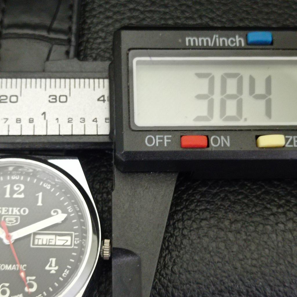 REFURBISHED VINTAGE SEIKO 5 AUTOMATIC JAPAN MENS BLACK DIAL WATCH a435114-2 R122-a435114