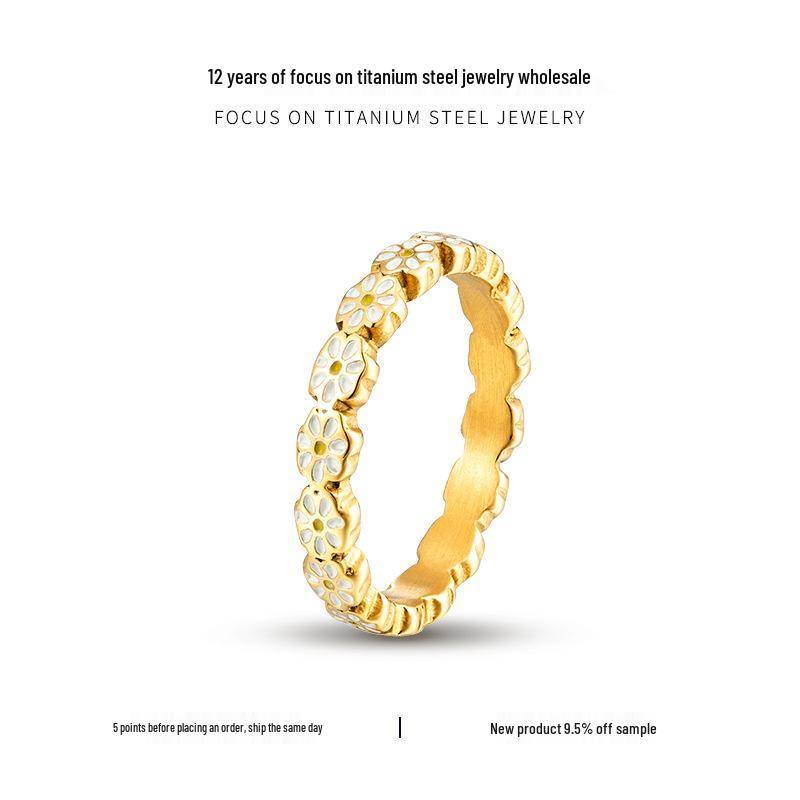 

Niche Minimalist 18k Gold Daisy Ring - Retro Light Luxury Style for Women Size 6