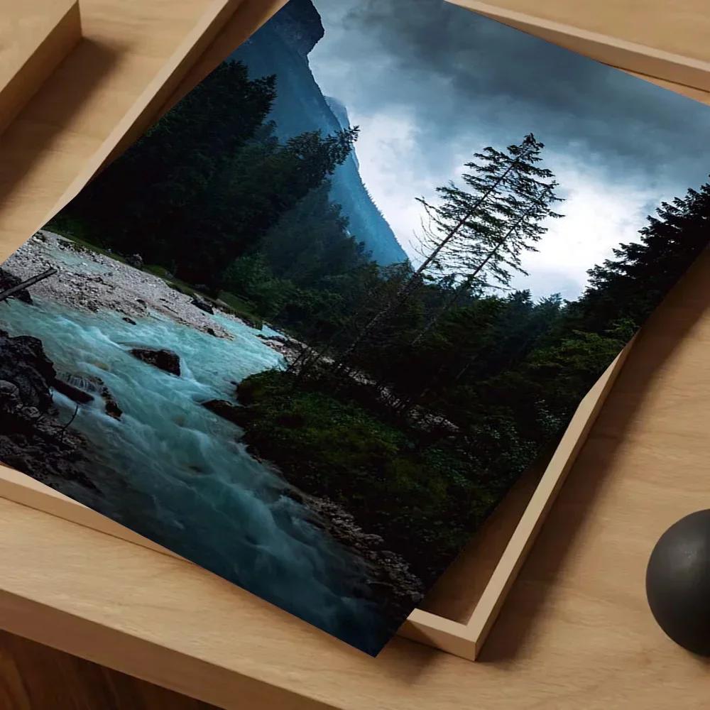 1 Stück Dunkelgrüne Wald Neblige Berglandschaft Natur Szenerie Poster Selbstklebend Kunst Wasserdichtes Papier Aufkleber Wanddekor