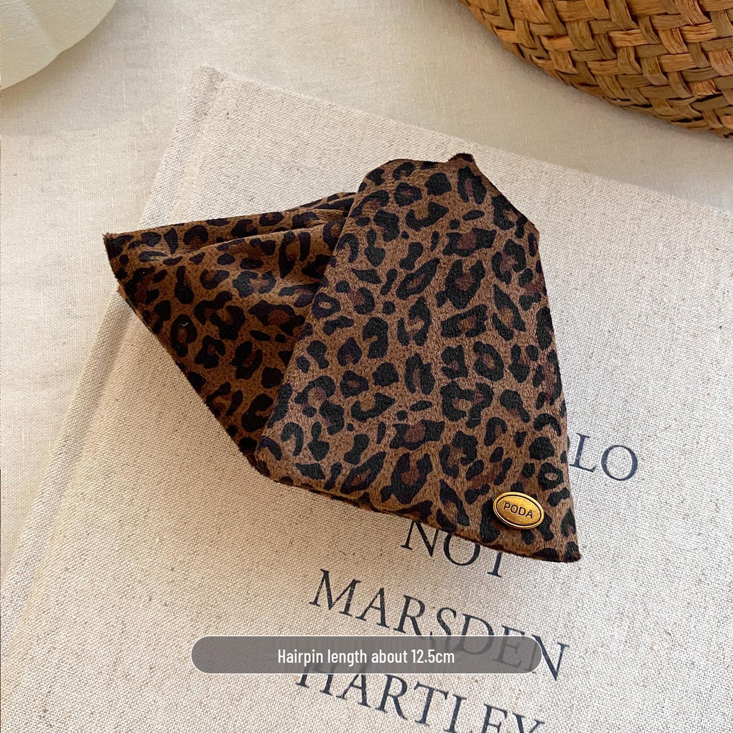 

Retro Gold Leopard Print Triangle Claw Clip for Women s Full Volume Updos - Large Size Hair Accessory