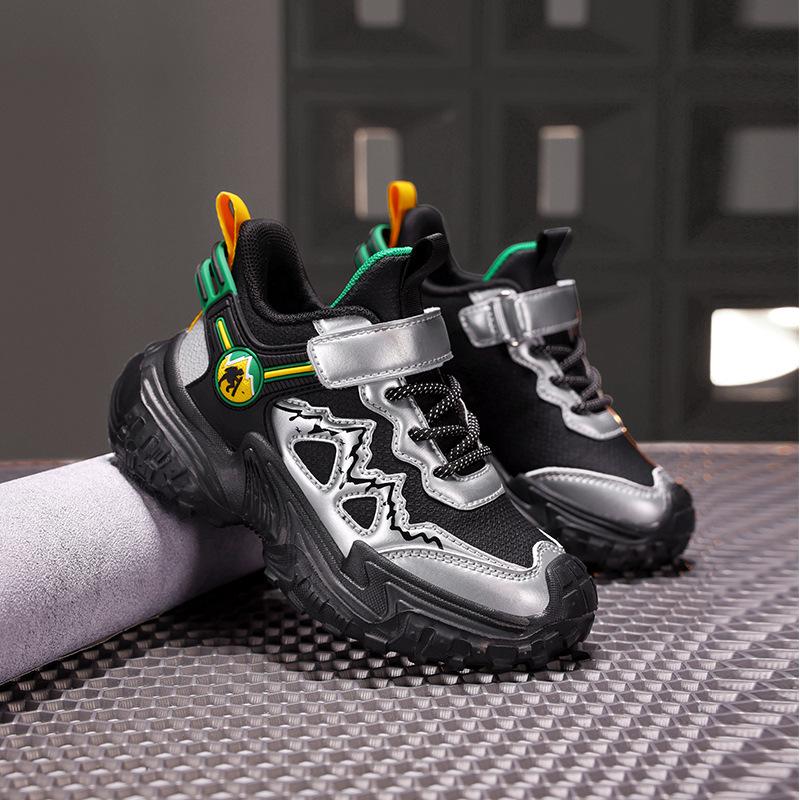 

Обувь для мальчиков 2025 осень новая детские кожаные кроссовки средних и больших размеров детская шинная подошва кроссовки для учеников начальной школы 39