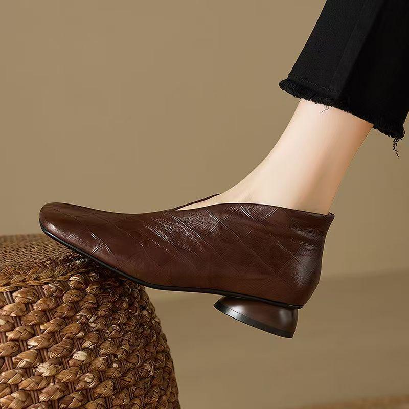 2025 High-End Soft Leather Irregular High Heels