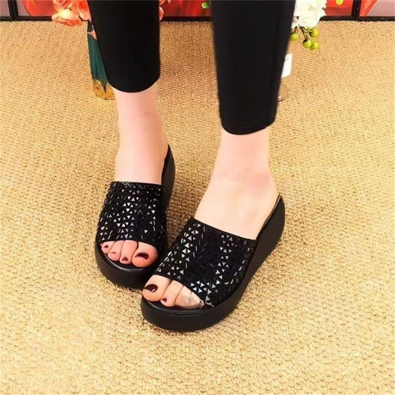 Rhinestone soft leather cool slippers women's summer 2025 popular outer wear fashionable thick-soled slope heel flat-bottomed one-word women's shoes