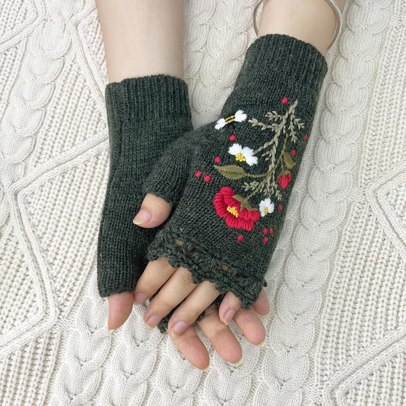 Cute Vintage Embroidery Knitted Gloves Bee Half Finger Fingerless Gloves Korean Style Warm Winter Wool Gloves Outdoor