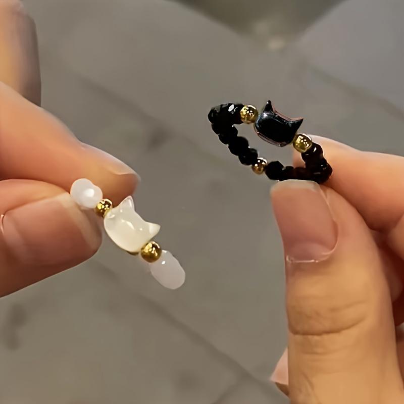 2-Piece Set Of Black And White Cat Rings, Adjustable Elasticity, Fashionable Design