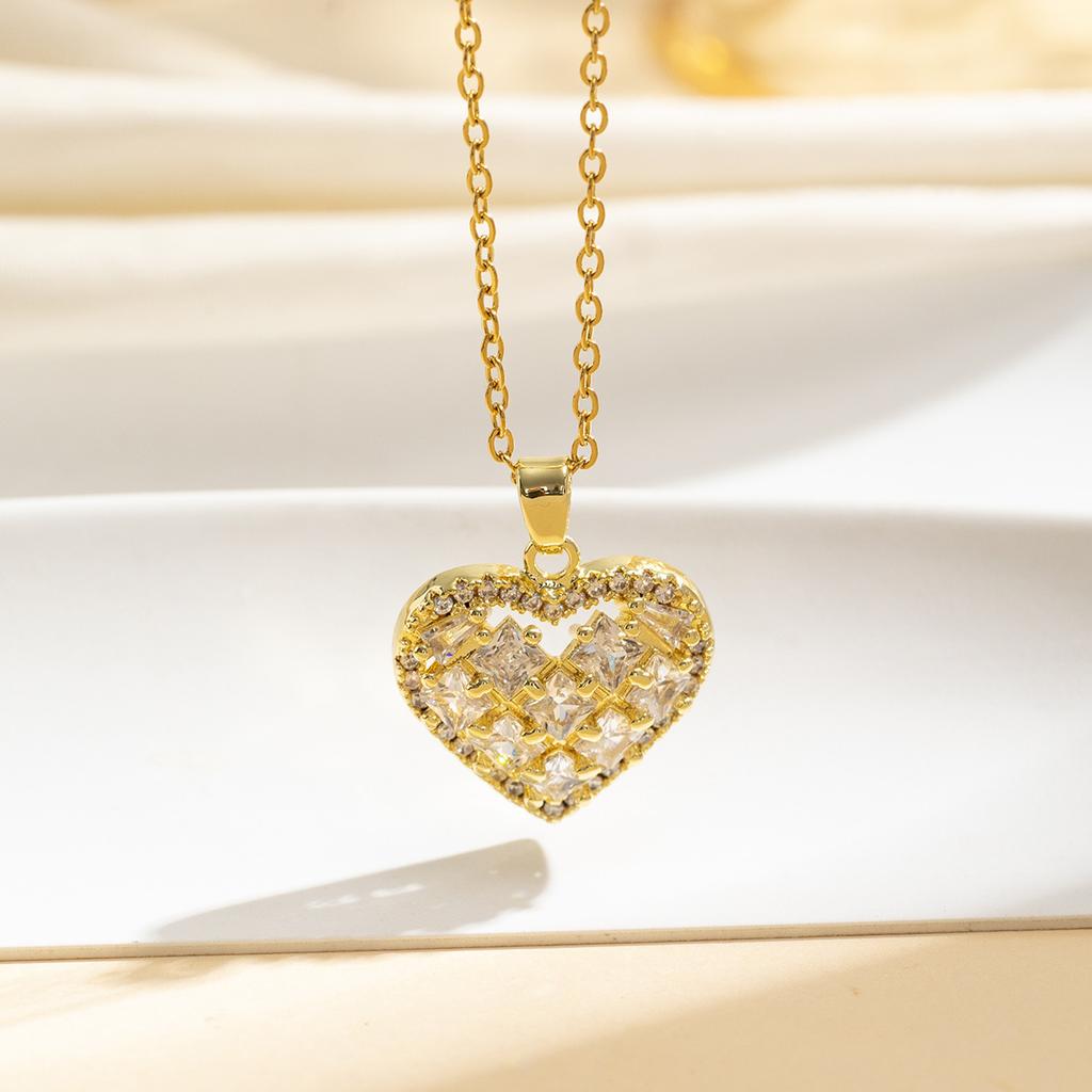 Small Heart Zircon Pendant Necklace For Women Minimalist Fashion Collarbone Chain Dainty Love Design