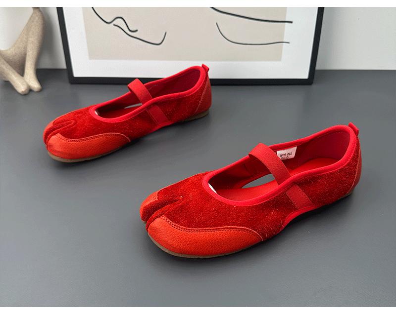 Sheepskin Version~ Split-toed Shoes Women's New 2025 Pig's Trotters Cross Shoes Feet Red Casual Belt Flat Shoes Mary Jane
