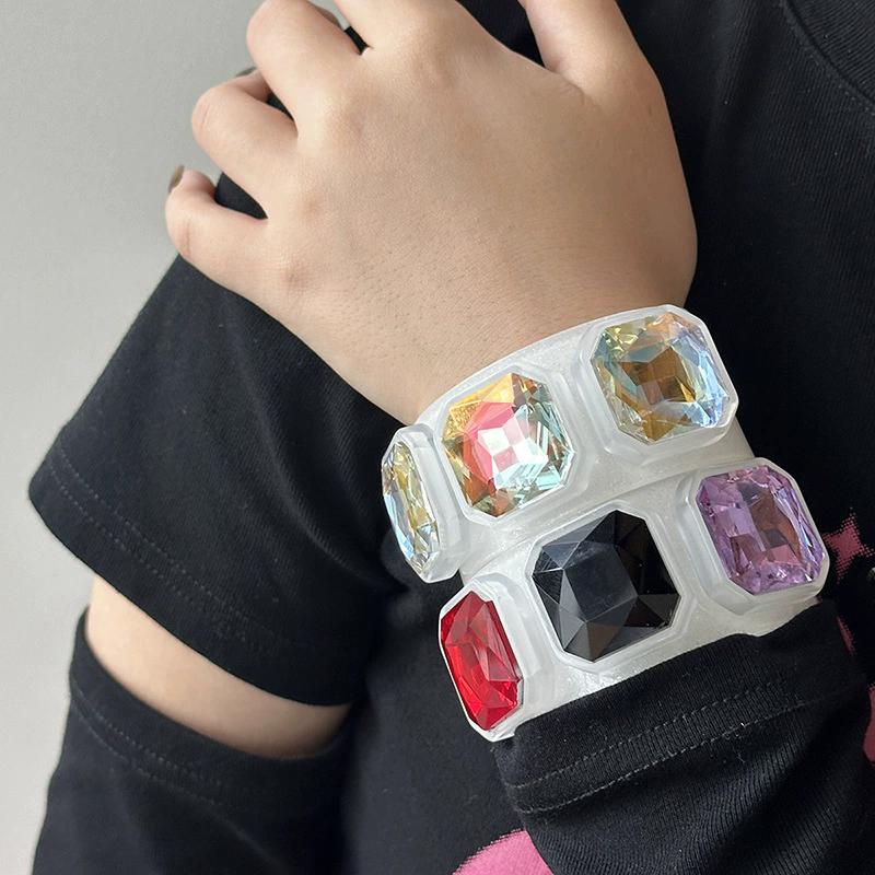 Colorful Acrylic Inlaid Quartz Stone Open Bracelet Fashionable Trendy And Personalized Jewelry Gift For Friends