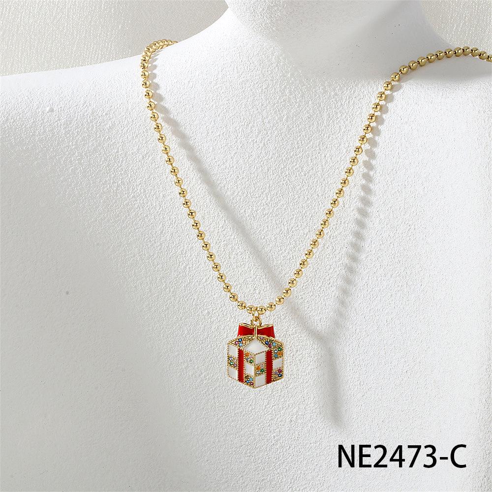 Weihnachtskollektion: Perlenkette mit Anhängern von Baum, Schneemann, Weihnachtsmann, Rentier, Kranz, Handschuhen und Socken