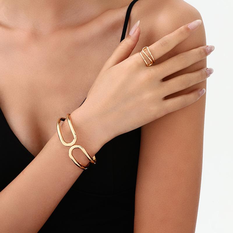 Versatile metal line geometric round hollow bracelet ring jewelry set