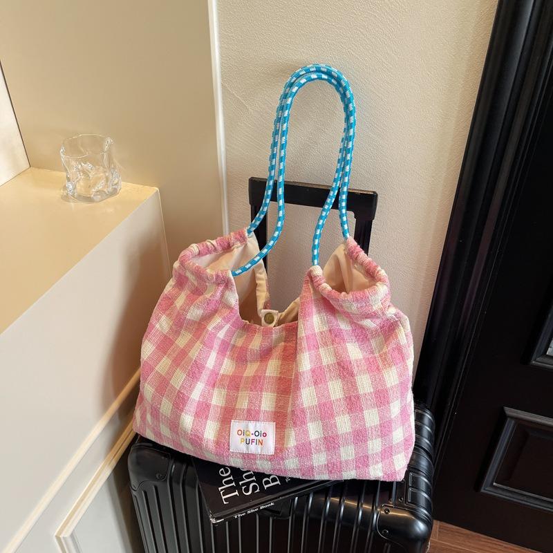 Färskrutig axelväska Stor kapacitet Pendlarväska Mjuk väska Casual mångsidig studenttygväska