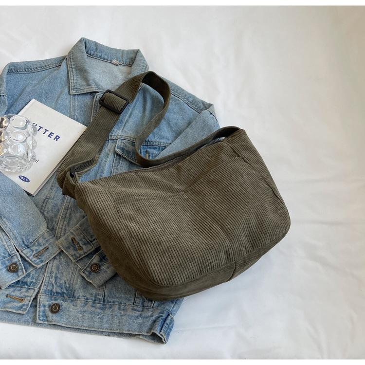 

2025 бархатный большой вместимости простой и свежий новая мода повседневный вельветовый на плечо через плечо тоут сумка для мобильного телефона зелёный