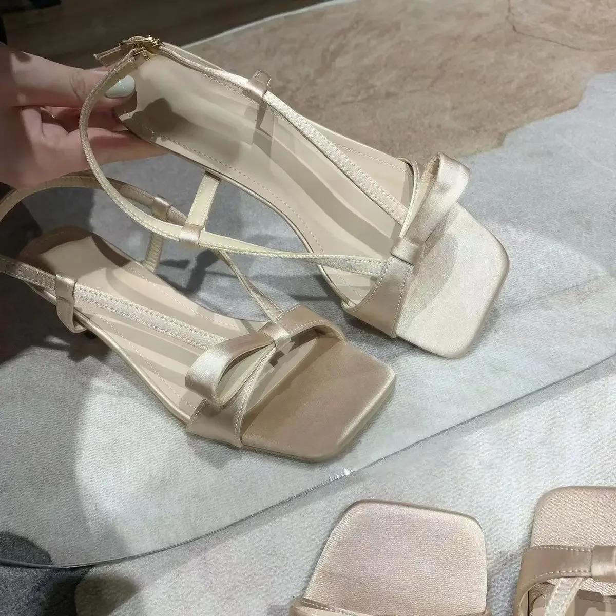 

Мода 2024 года, горячая распродажа женской обуви, женские сандалии с пряжкой на ремешке, модные сандалии с открытым носком, женские новые босоножки на каблуке с квадратным носком 40 шампанского