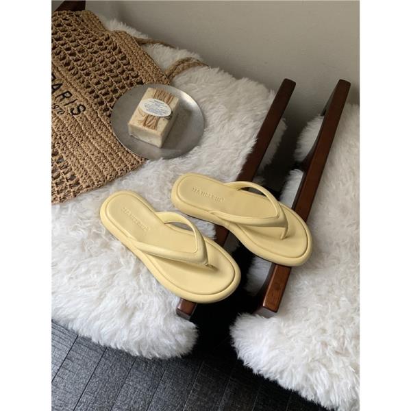 Fashion Shoes Woman 2025 Slippers For Swimming Pool Low Luxury Slides Platform Rubber Flip Flops Beach Designer Flat Summer Hawaiian Rom