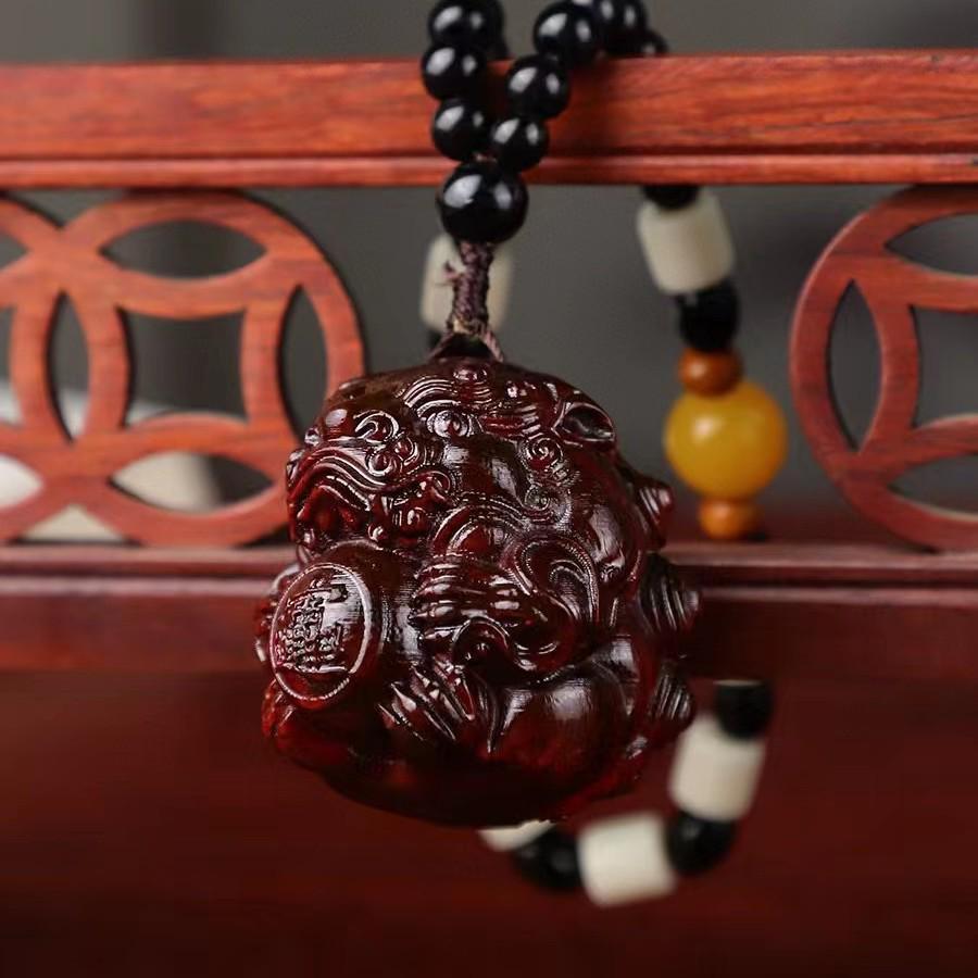 Sandalwood Pixiu Handheld Carved Pendant Ornament - Douyin Craft Gift